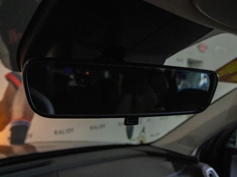 Used 2024 Kia Sorento LX image 12