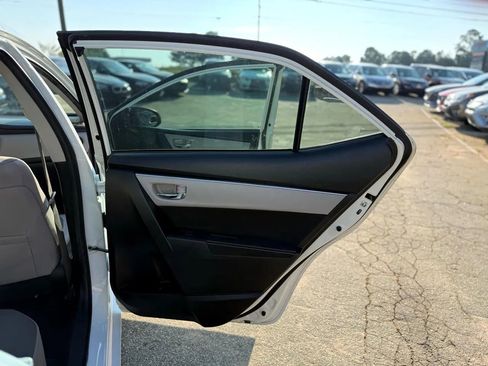 Used 2019 Toyota Corolla LE image 37