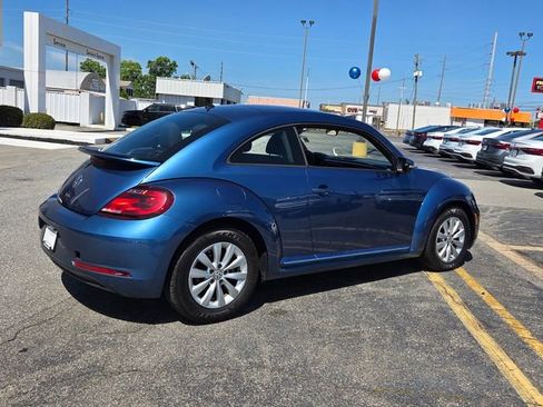 Used 2019 Volkswagen Beetle 2.0T S FWD image 8