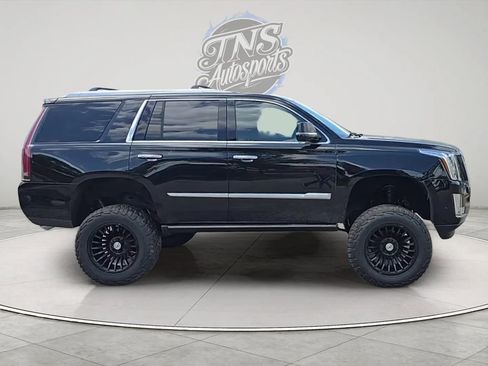 Used 2019 Cadillac Escalade Platinum AWD/4WD image 6