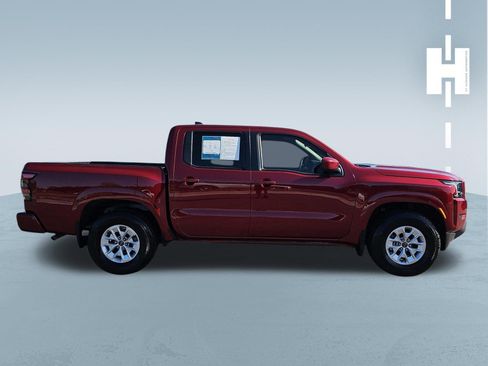 Used 2024 Nissan Frontier SV RWD image 3