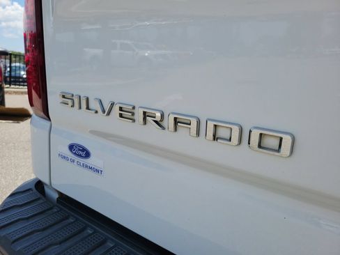 Used 2022 Chevrolet Silverado 1500 Custom Trail Boss AWD/4WD image 9