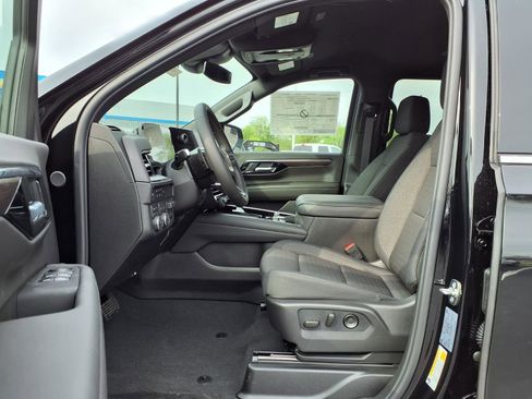 New 2026 Chevrolet Suburban LS w/ LS Custom Edition AWD/4WD image 16