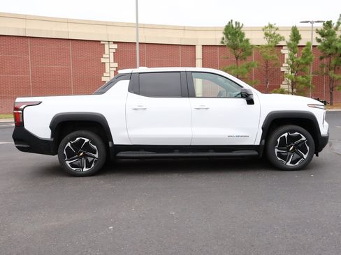 New 2026 Chevrolet Silverado EV LT w/ Premium Package image 37