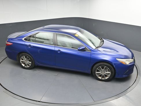 Used 2015 Toyota Camry SE FWD image 33