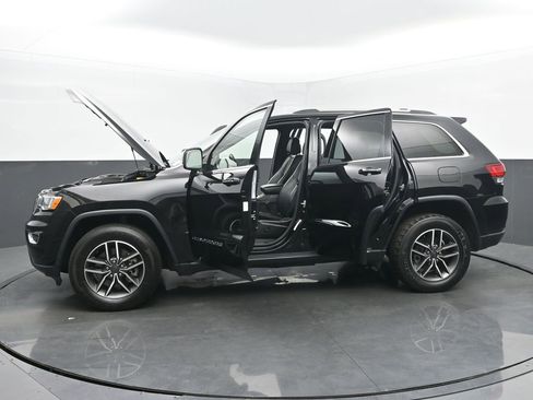 Used 2022 Jeep Grand Cherokee Limited image 26