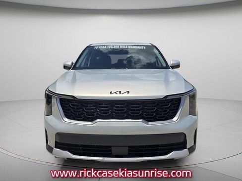 Used 2026 Kia Sorento LX FWD image 5