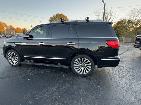 Used 2019 Lincoln Navigator Reserve image 8