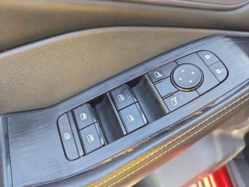 Used 2022 Nissan Rogue SV w/ SV Premium Package FWD image 16
