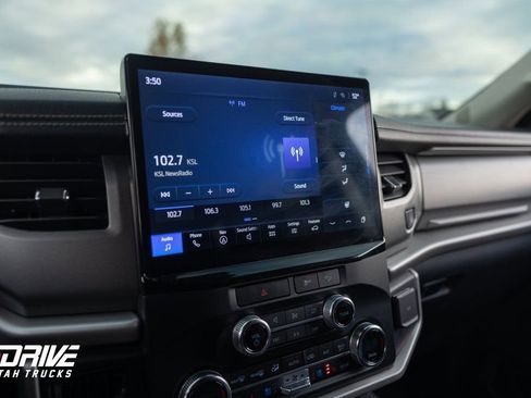 Used 2023 Ford Expedition Max XLT image 30