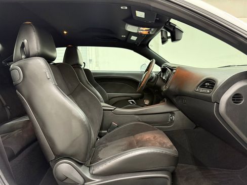 Used 2019 Dodge Challenger R/T Scat Pack w/ 1320 Drag Pack image 38