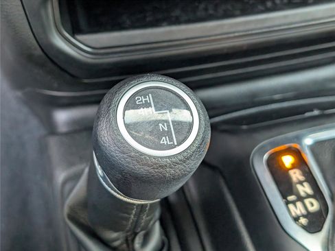 Used 2022 Jeep Wrangler Sport S image 22