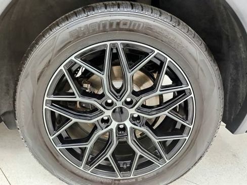 Used 2020 Volkswagen Tiguan SE R-Line FWD image 79