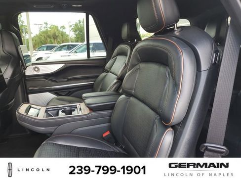New 2025 Lincoln Navigator Black Label AWD/4WD image 19