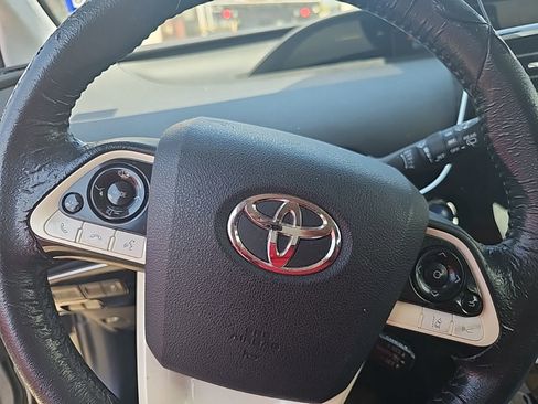 Used 2016 Toyota Prius Three Touring w/ Preferred Accessory Package image 6