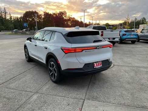 New 2026 Chevrolet Equinox EV LT image 6