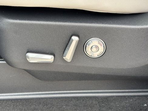 New 2026 Lincoln Navigator L Reserve AWD/4WD image 16