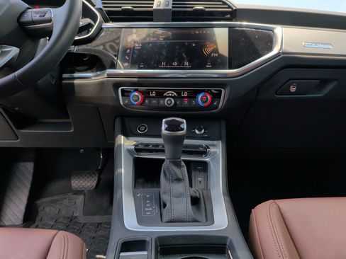 Certified 2025 Audi Q3 2.0T Premium w/ Convenience Package AWD/4WD image 30