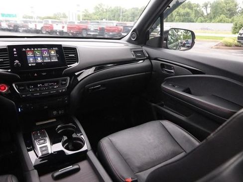 Used 2022 Honda Pilot Black Edition image 29