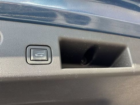 Used 2024 Chevrolet Equinox LT FWD image 35