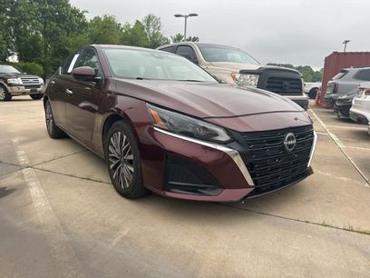 Used 2023 Nissan Altima 2.5 SV