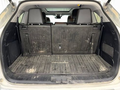 Used 2024 Toyota Highlander Platinum AWD/4WD image 21