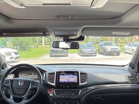 Used 2018 Honda Pilot Elite image 3