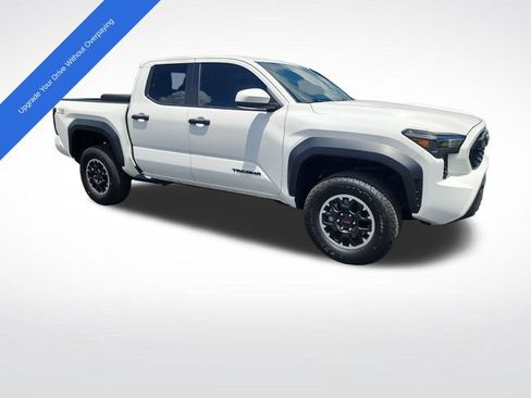 Used 2025 Toyota Tacoma TRD Off-Road AWD/4WD image 6