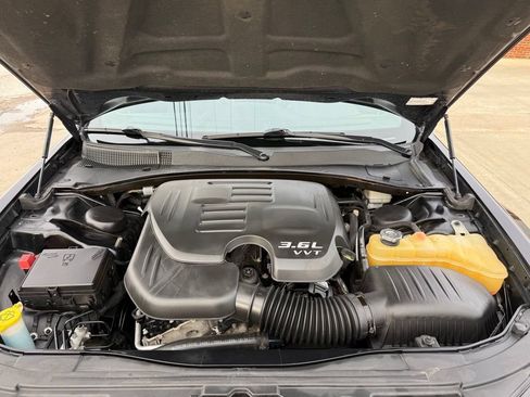 Used 2014 Chrysler 300 AWD w/ Driver Convenience Group image 13
