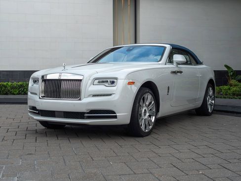 Certified 2017 Rolls-Royce Dawn RWD image 29