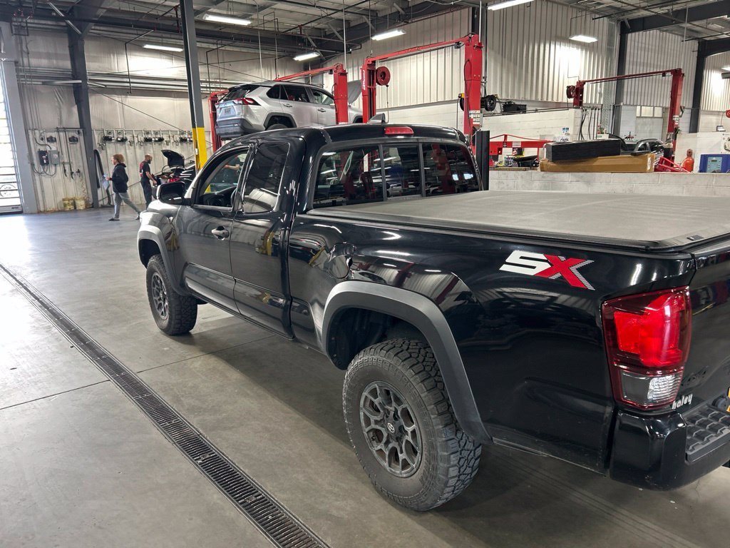 Used 2020 Toyota Tacoma SR w/ SX Package AWD/4WD image 4