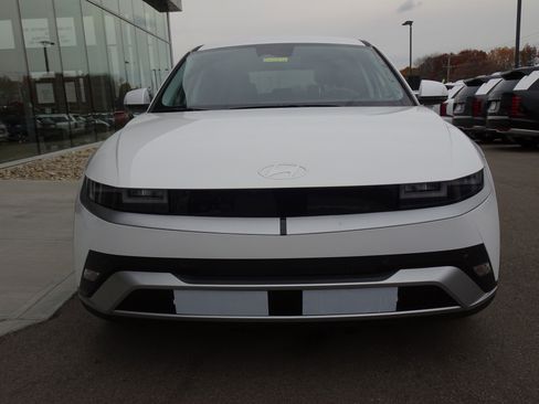 New 2026 Hyundai Ioniq 5 SEL image 7