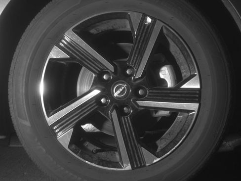 Used 2025 Nissan Sentra SV FWD image 13
