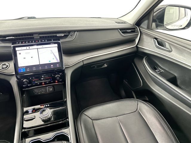 Used 2022 Jeep Grand Cherokee L Limited AWD/4WD image 29