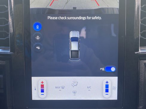 Used 2025 Ford Ranger XLT w/ FX4 Off-Road Package image 13