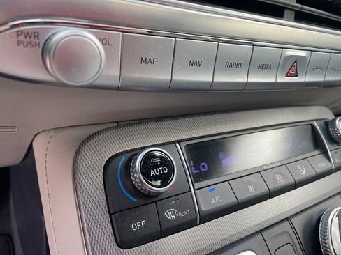 Used 2021 Hyundai Palisade Limited FWD image 11
