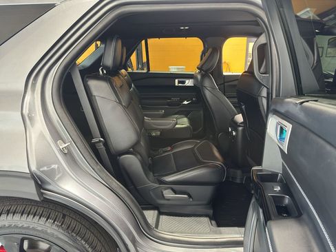 Used 2024 Ford Explorer ST w/ Technology Package image 21