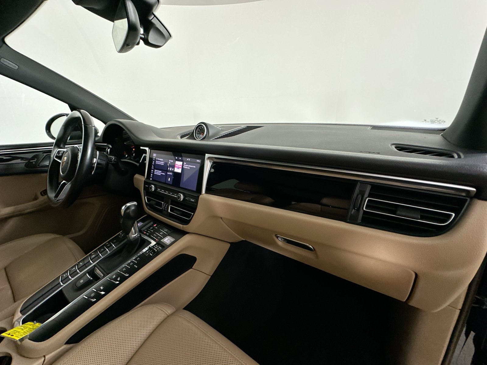 Used 2021 Porsche Macan AWD/4WD image 47