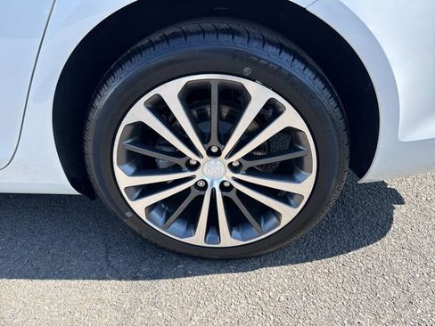 Used 2018 Buick Regal Essence w/ Sights and Sounds Package FWD image 9