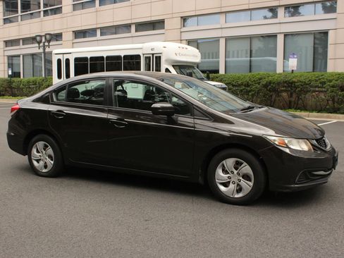 Used 2014 Honda Civic LX image 2