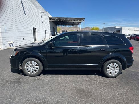 Used 2018 Dodge Journey SE w/ Popular Equipment Group image 2