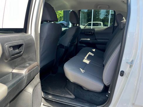 Used 2022 Toyota Tacoma SR image 10