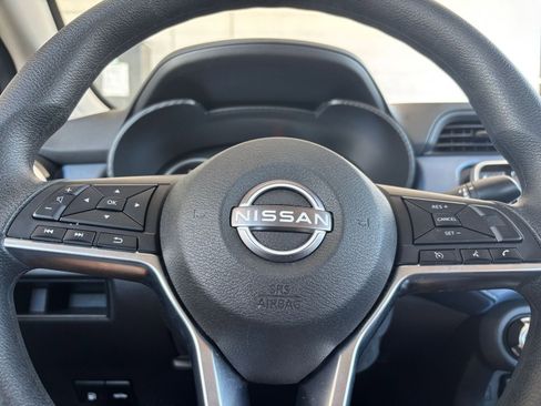 Used 2025 Nissan Versa SV FWD image 28