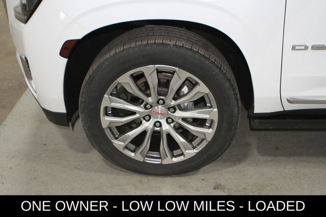 Used 2022 GMC Yukon XL Denali AWD/4WD image 12
