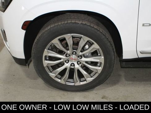 Used 2022 GMC Yukon XL Denali AWD/4WD image 12