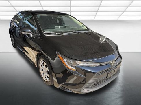 Used 2025 Toyota Corolla LE FWD image 1