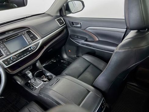 Used 2019 Toyota Highlander Limited Platinum image 24