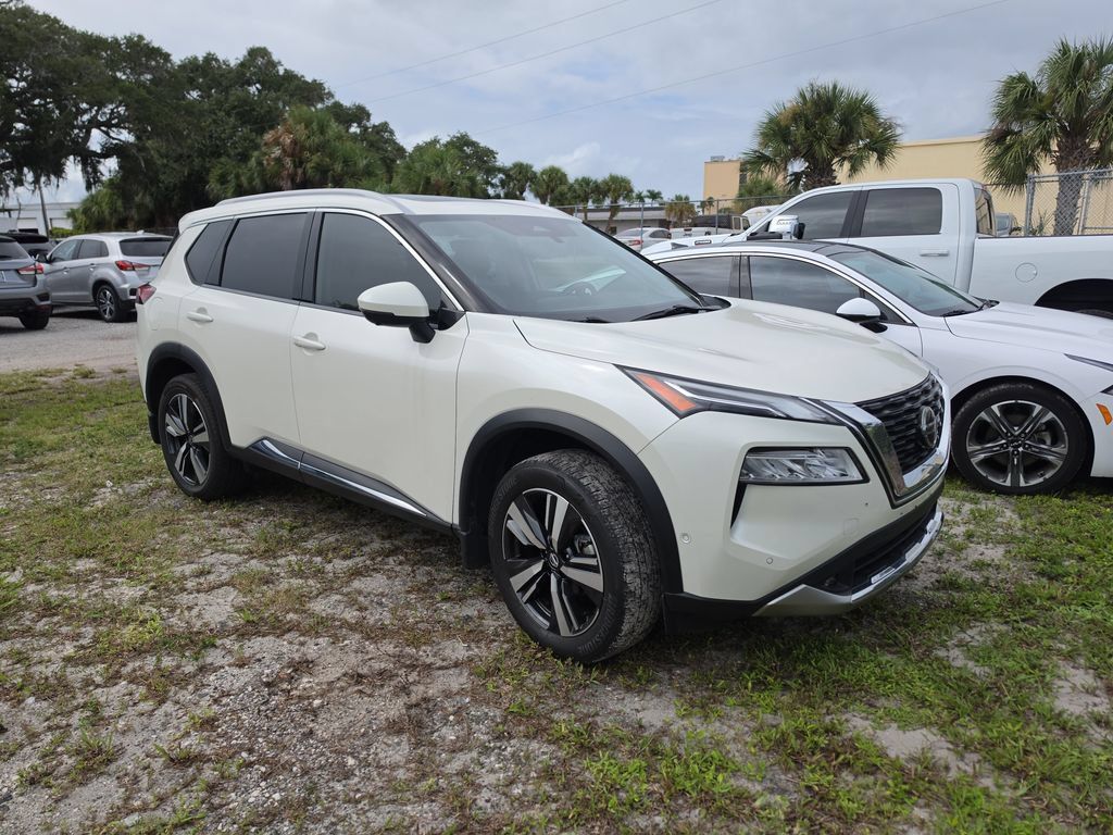 Used 2021 Nissan Rogue Platinum FWD image 1