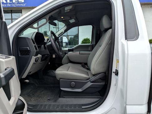 Used 2022 Ford F250 XL w/ Power Equipment Group image 11