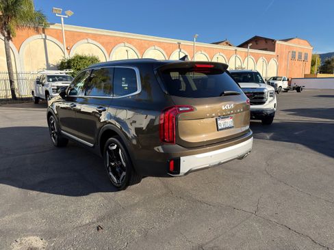 Used 2024 Kia Telluride S w/ S Sunroof Package image 6